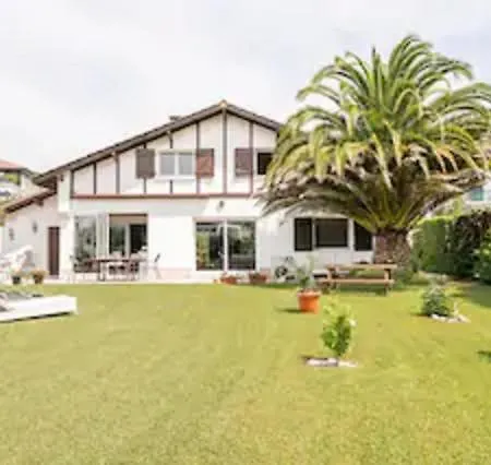 Et Petit Dejeuner A Socoa